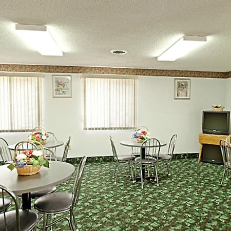 Americas Best Value Inn West Frankfort Екстериор снимка