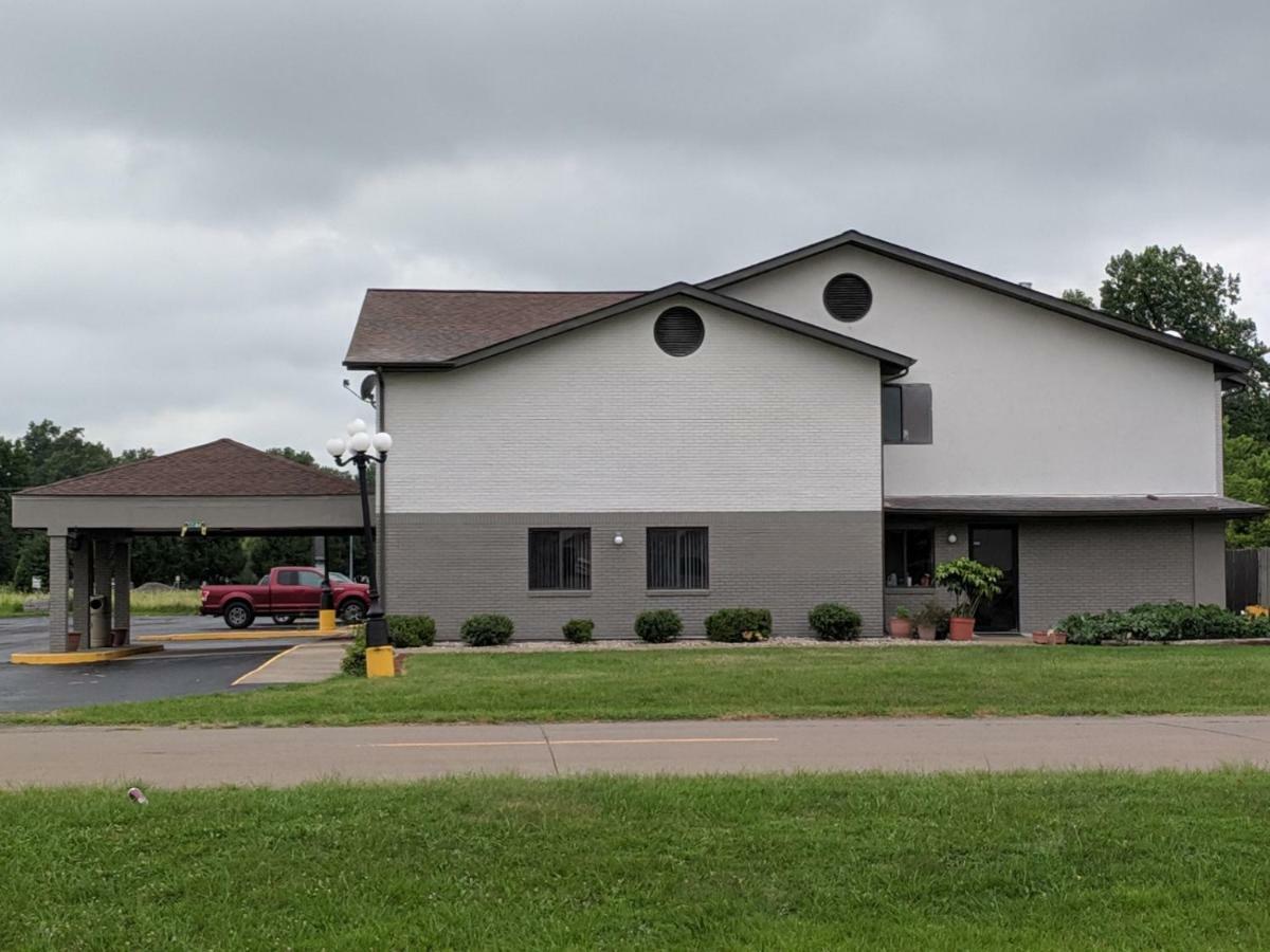 Americas Best Value Inn West Frankfort Екстериор снимка