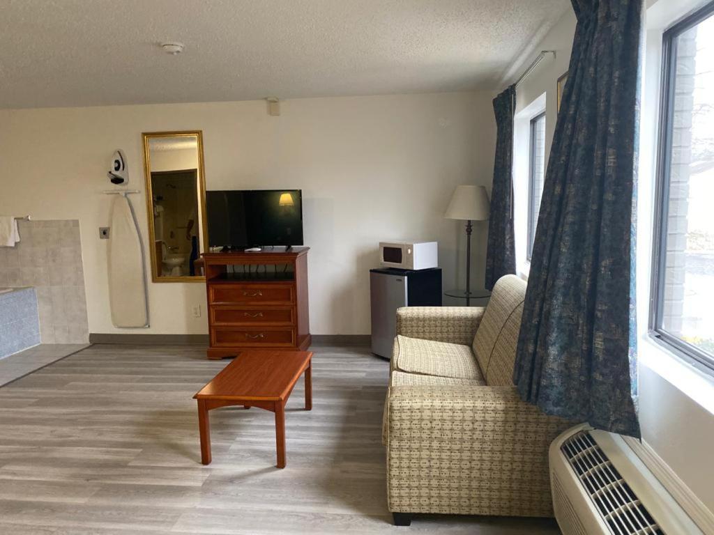 Americas Best Value Inn West Frankfort Екстериор снимка